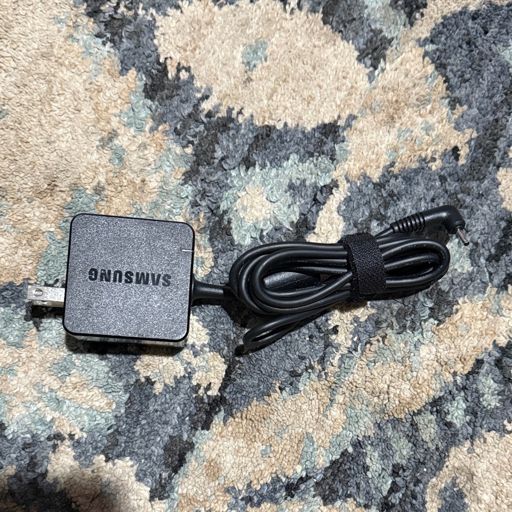 Samsung Black Charging Adapter with Cable